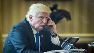 Donaldas Trumpas kalbasi telefonu su Vladimiru Putinu