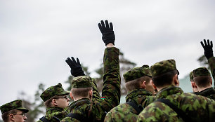 Šauktinių kasdienybė: kareivinės ir rikiuotės