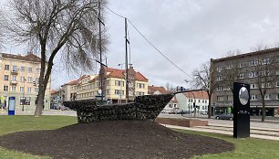 Dar iki galo nežinoma, ar laivelis Klaipėdos Atgimimo aikštėje bus apsodintas gėlėmis ar ne.