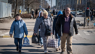 Nuo karo bėgantys ukrainiečiai Varšuvos centrinėje autobusų ir traukinių stotyje