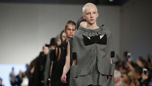 &bdquo;Maison Margiela&ldquo; 2019 m. pavasario ir vasaros kolekcijos modelis