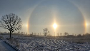 Halo žiedas aplink saulę Vilniuje