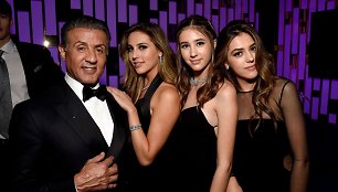 Sylvesteris Stallone su dukromi Scarlet Stallone, Sophia Stallone ir Sistine Stallone 