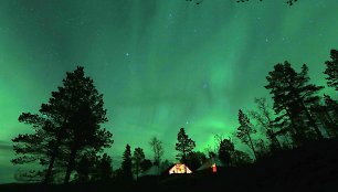 Šiaurės pašvaistė virš Mesterviko, Norvegijoje. 