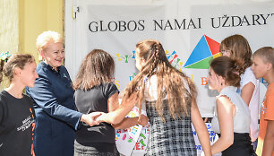 Prezidentė lankosi vaikų globos namuose &bdquo;Putinas&ldquo;