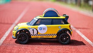 Radijo bangomis valdomas automobilis