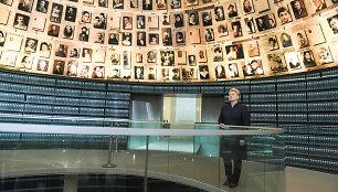 Prezidentė lankosi Yad Vashem muziejuje