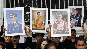 Tailande ruošiamasi iškilmingai velionio monarcho palaikų kremacijos ceremonijai