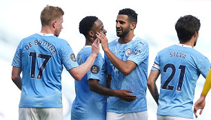 „Manchester City“ futbolininkai (Riyadas Mahrezas antras iš dešinės)