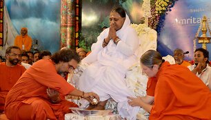 Mata Amritanandamayi