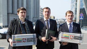 Artūras Zuokas VRK įteikė palaikymo para&scaron;us