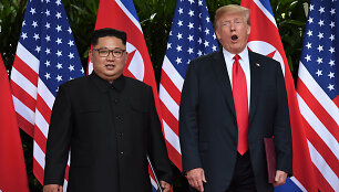 D.Trumpo ir Kim Jong Uno susitikimo emocingos akimirkos