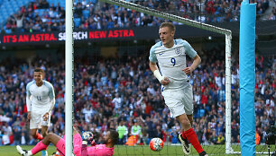 Žaisdamas už Anglijos rinktinę Jamie Vardy įmu&scaron;ė jau trijuose mačuose i&scaron; eilės