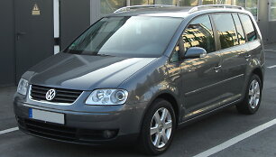 VW_Touran_TDI_front-1