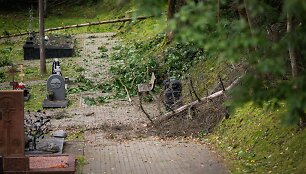 Audros padariniai Sapiegų parke ir Antakalnio kapinėse
