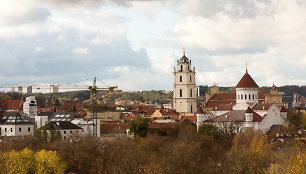 Vilniaus miesto gamta numeta rudeninius lapus