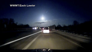 Meteoras, nušvietęs dangų virš Mičigano