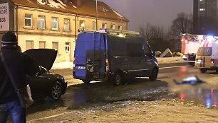 Klaipėdoje automobilis trenkėsi į &bdquo;Klaipėdos vandenų&ldquo; mikroautobusą