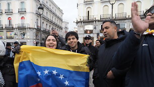 Venesueliečiai susirinko Ispanijos centre &scaron;vęsti N.Maduro suėmimą