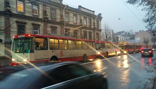 Vilniuje, Pylimo g., sustojo troleibusai