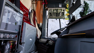 Biržų rajone nuo kelio nuslydo mar&scaron;rutinis autobusas