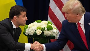 Ukrainos prezidentas Volodymyras Zelenskis ir buvęs JAV prezidentas Donaldas Trumpas, 2019 m.