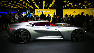 Įspūdingas &bdquo;Renault Trezor&ldquo; konceptas Paryžiaus automobilių parodoje