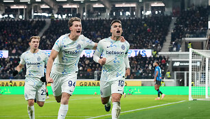 Lautaro Martinezas (10 nr.) &scaron;venčia įvartį.