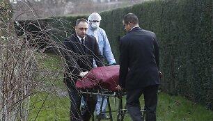 Prie Kensingtono rūmų susidegino vyri&scaron;kis