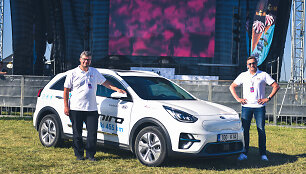 Vitoldas Milius ir Dainius Jakas pasiekė naują rekordą &ndash; Lietuvos perimetrą elektromobiliu &bdquo;Kia e-Niro&ldquo;