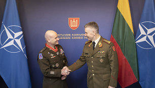 1. Gen. Christopheris G.Cavolis ir LK vadas gen. ltn. Valdemaras Rupšys