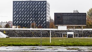 Legendinis „Žalgirio“ stadionas stovi apleistas ir niekam nereikalingas.