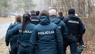 Prie Leonido Volkovo namų dirba policijos pareigūnai