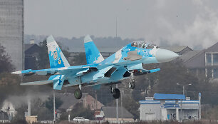 Naikintuvas Su-27 per pratybas &bdquo;&Scaron;varus oras 2018&ldquo;