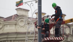 Gedimino prospekte kabinami kalėdiniai papuošimai