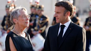 Elisabeth Borne ir Emmanuelis Macronas