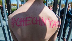 Pasaulyje netrūksta protestų prie&scaron; homoseksualus persekiojančią Čečėniją