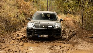 Atnaujintas „Porsche Cayenne“