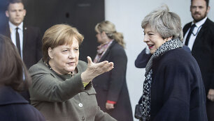 Angela Merkel ir Theresa May