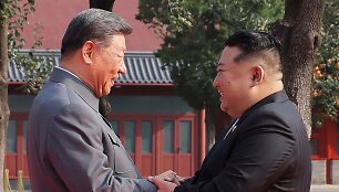 Xi Jinpingas, Kim Jong Unas