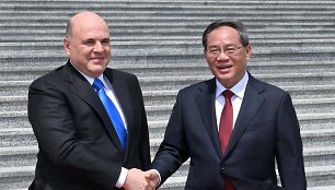 Rusijos ministras pirmininkas M.Mišustinas ir Kinijos premjeras Li Qiangas