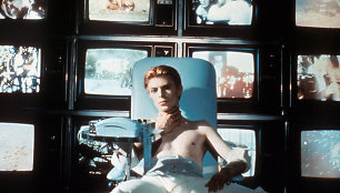 Davidas Bowie filme „Žmogus, kuris nukrito į žemę“ (1976 m.)