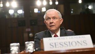 J.Sessionsas apklausiamas Senate