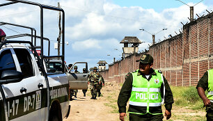 Bolivijoje policijai puolant kalėjimą žuvo septyni kaliniai