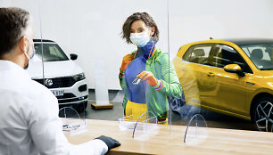 Automobilių salonas