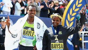 Bostono maratono nugalėtojai &ndash; Atsede Baysa (de&scaron;.) ir Lemi Berhanu Hayle'as
