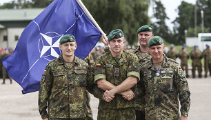 Rukloje vyko NATO prie&scaron;akinių pajėgų bataliono kovinės grupės rotacijų ir vadovybės pasikeitimo ceremonija