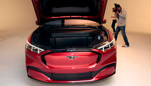 &bdquo;Ford&ldquo; pristatė elektromobilį &bdquo;Mustang Mach-E&ldquo;,