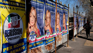 Rinkiminiai plakatai prie&scaron; kovo 4 dienos balsavimą Italijoje