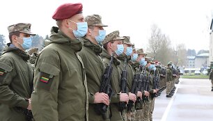 Lietuvai prisiekė 85-osios laidos kariai savanoriai